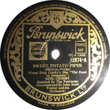 Bing Crosby Assisted By The Foursome / Bing Crosby And Connie Boswell : Sweet Potato Piper / Between 18th And 19th On Chestnut Street (Shellac, 10", RP)