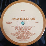Hotel (5) : Hotel (LP, Album, Pin)